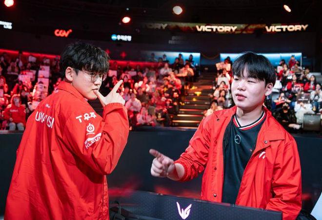 T1鏖战V5，Gumayusi开启传奇时刻宿命之战淘汰赛，锁定晋级资格