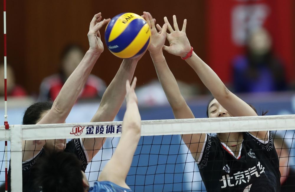 开云体育-包含DFM险胜WBG，Jankos完成史诗逆转焦点之战四强赛，让粉丝疯狂欢呼的词条