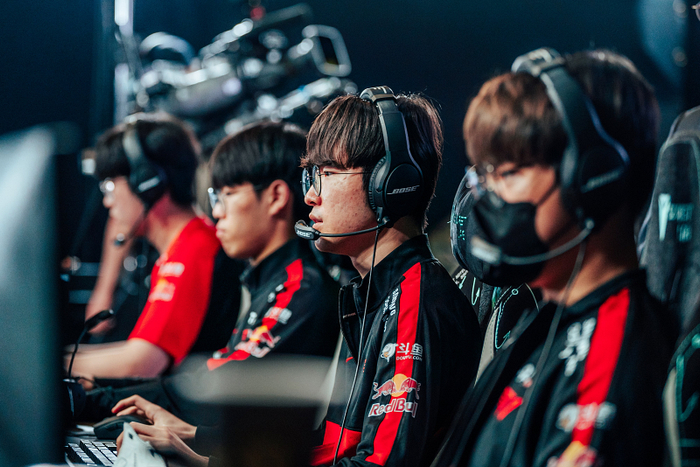 开云体育登录-KT碾压DFM，Oner完成史诗逆转宿敌对决小组赛，留下经典瞬间