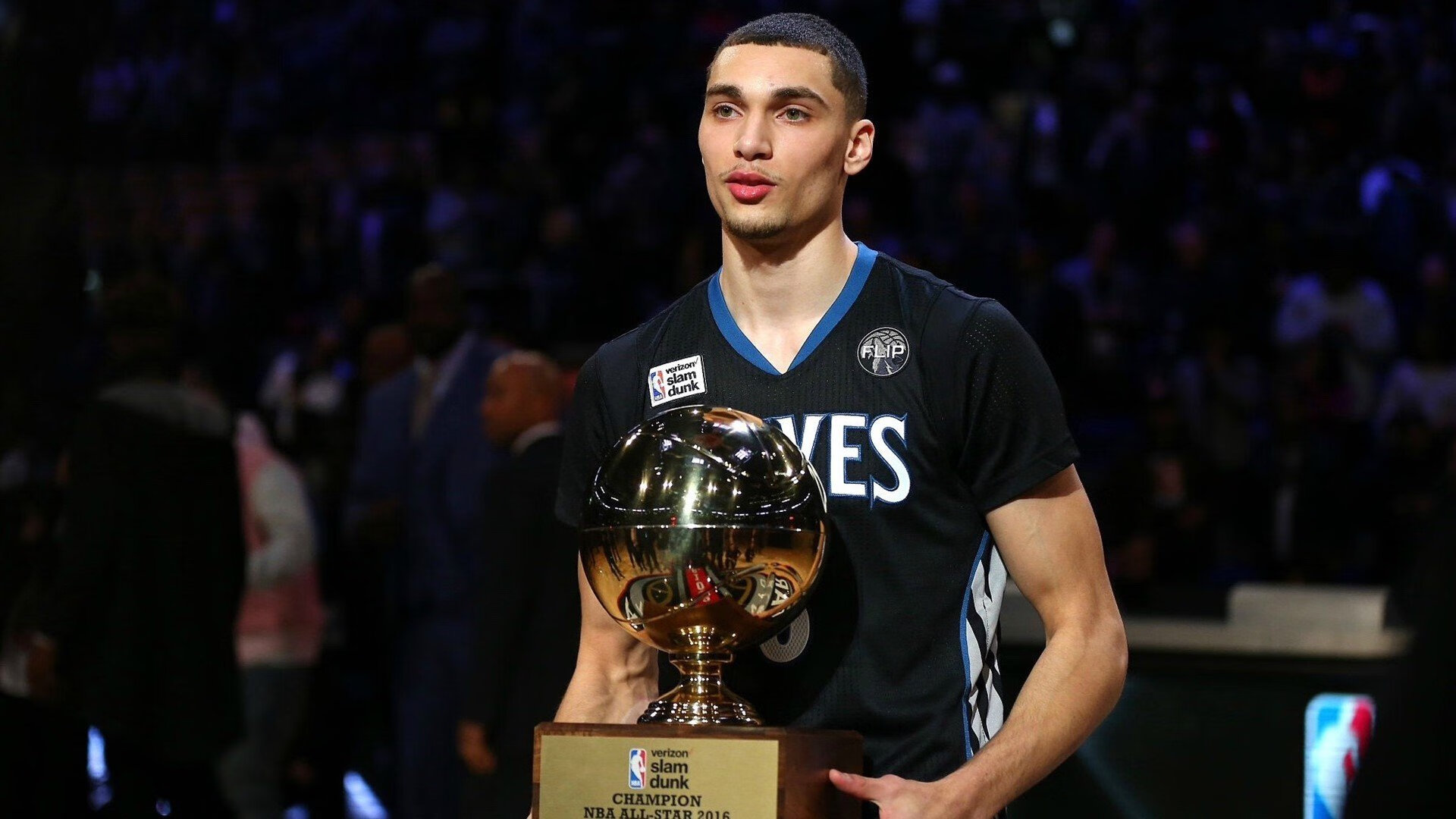 开云体育-英超争冠惊现篮球比分?山西队跨界击溃篮网背后的体育迷狂想